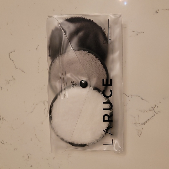 3/$15! - BNIB - Laruce Face Washing Disks - Picture 1 of 1